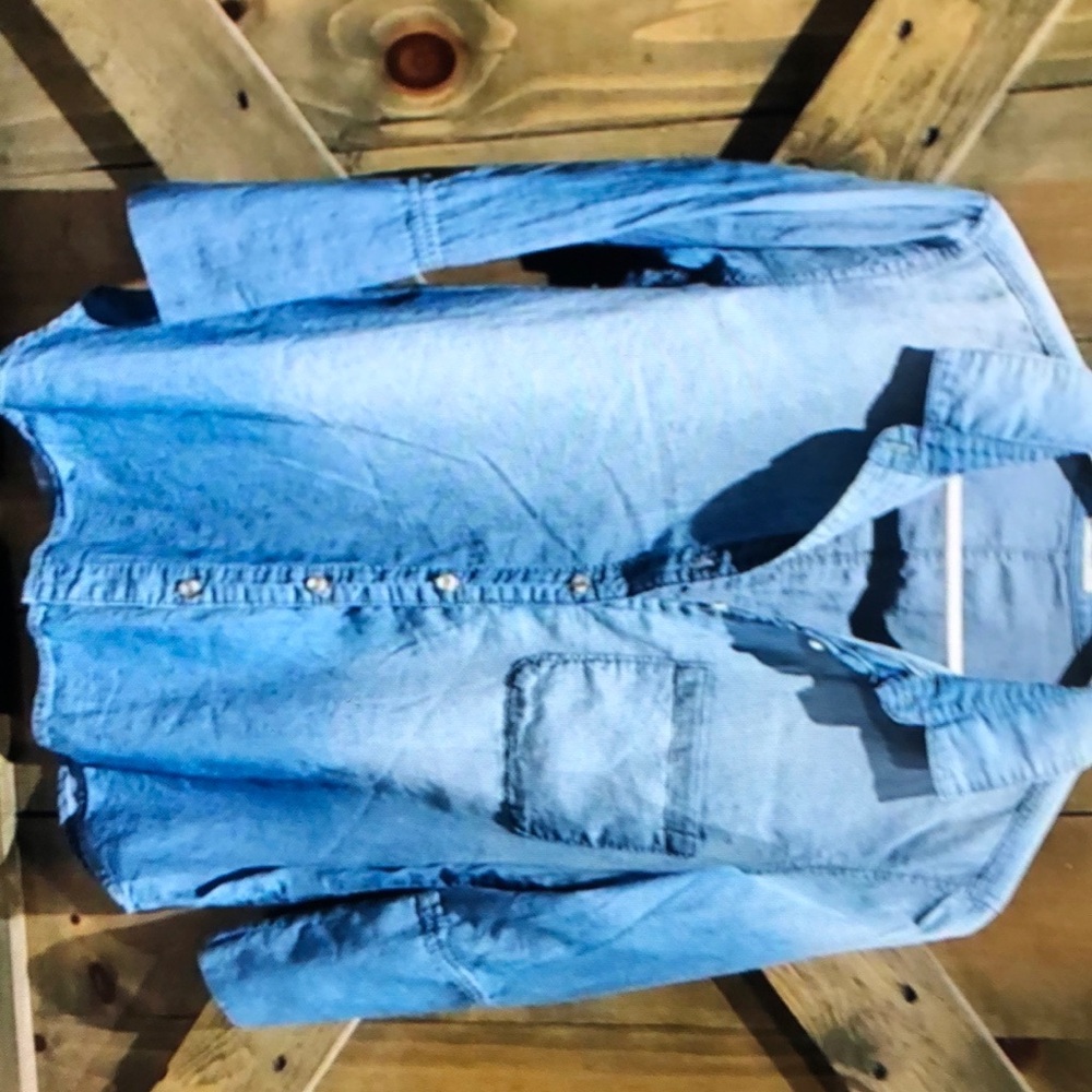 Glam chambray button down shirt blue size small
